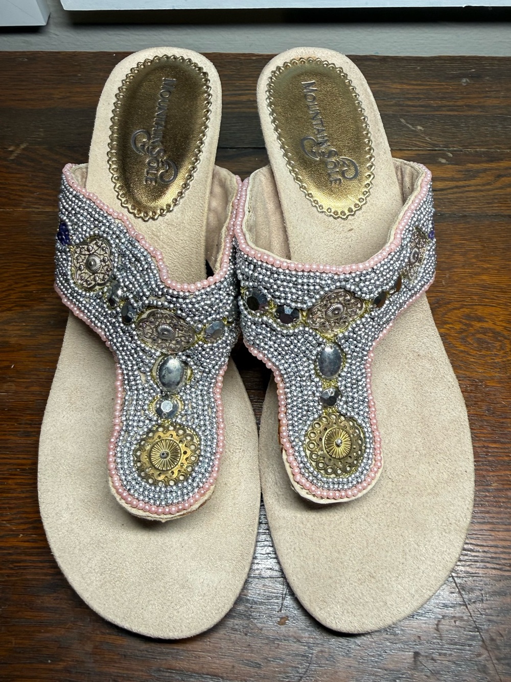 White Mountain Women's Multicolored Sequins & Beads Sandal Thong SZ 10